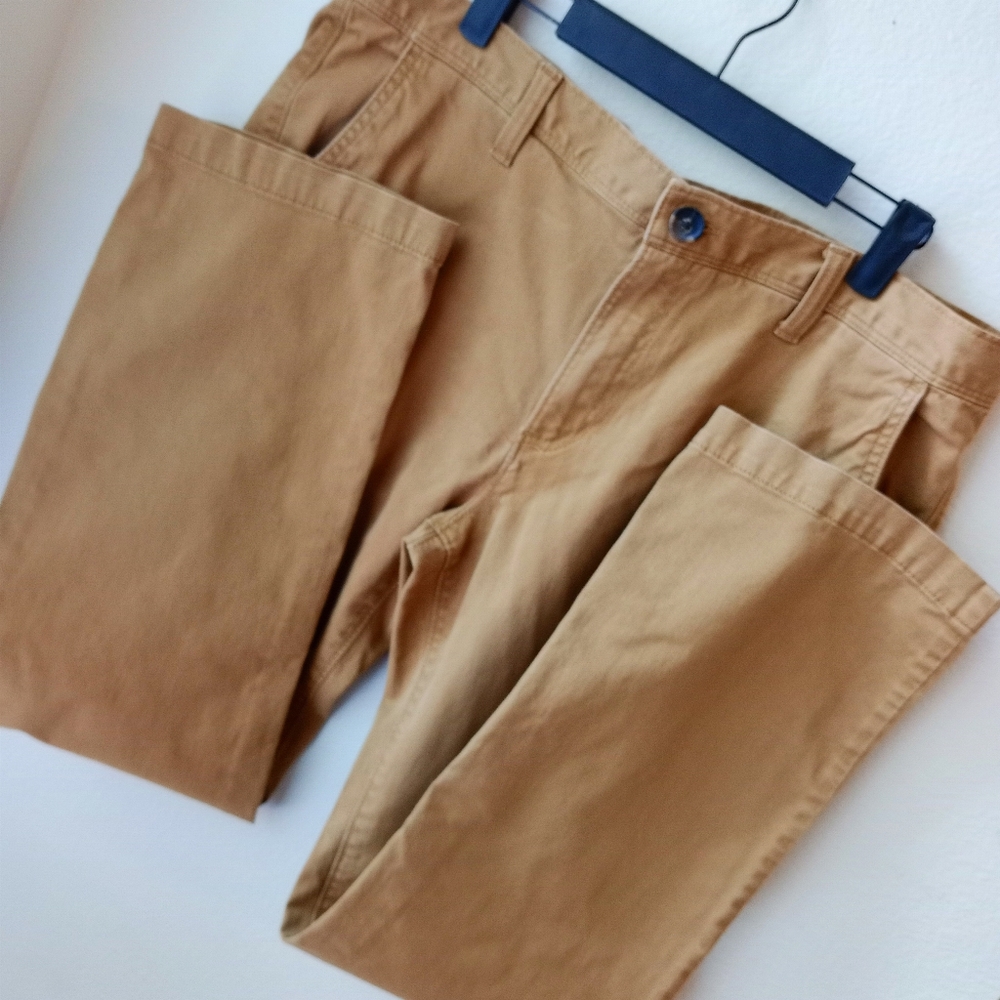 Amazon essentials men's khakis